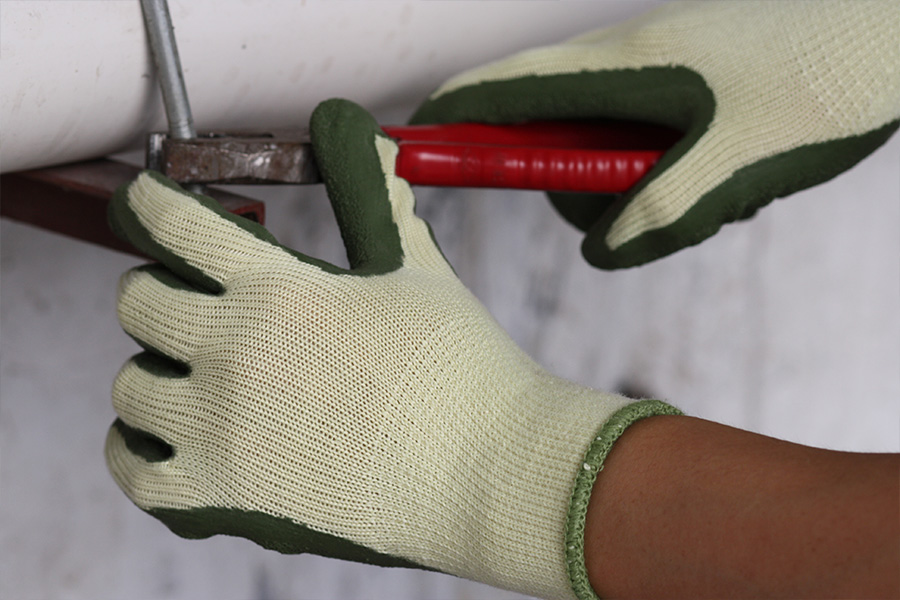 Heavy-Duty Latex Gloves