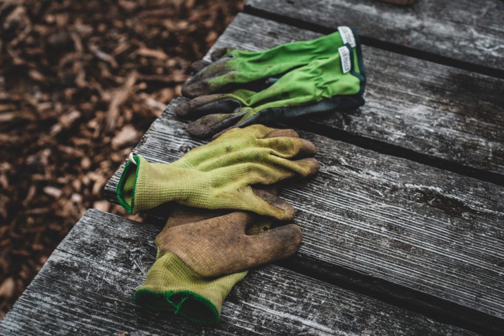 How to clean gardening gloves